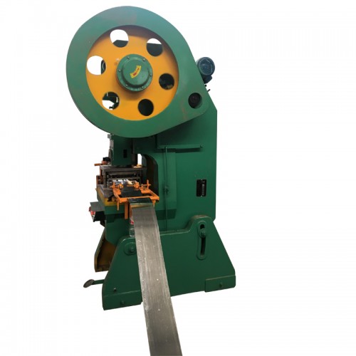 Máy dập hình dây thép gai loại 5 dải