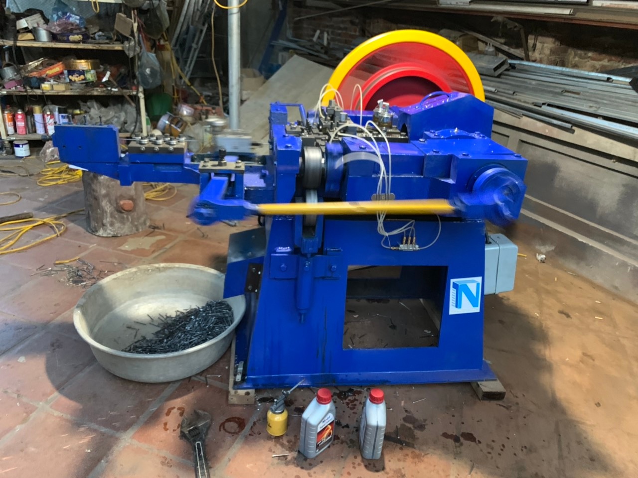Máy dập đinh thép 2C