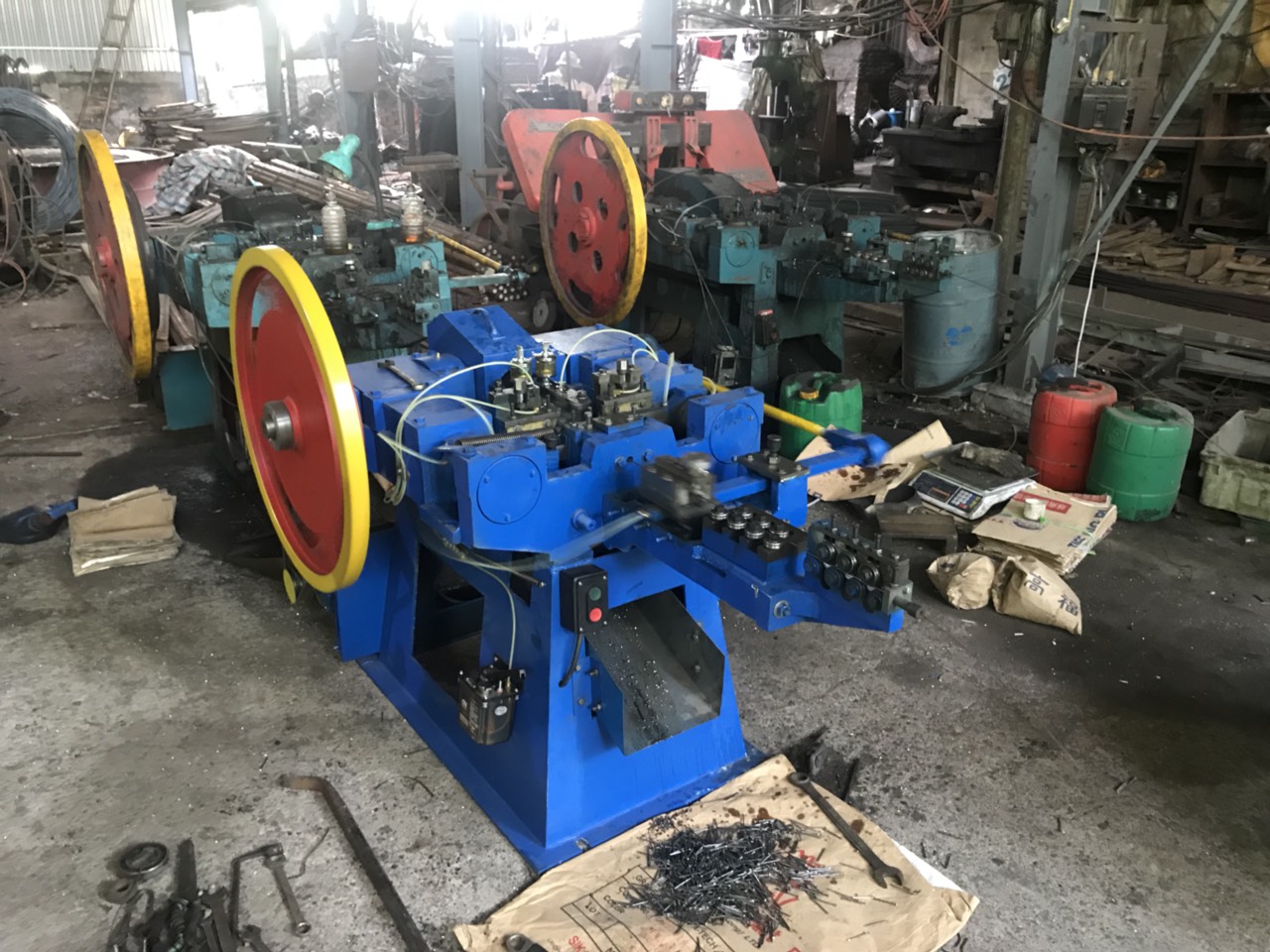 Máy dập đinh thép 1C